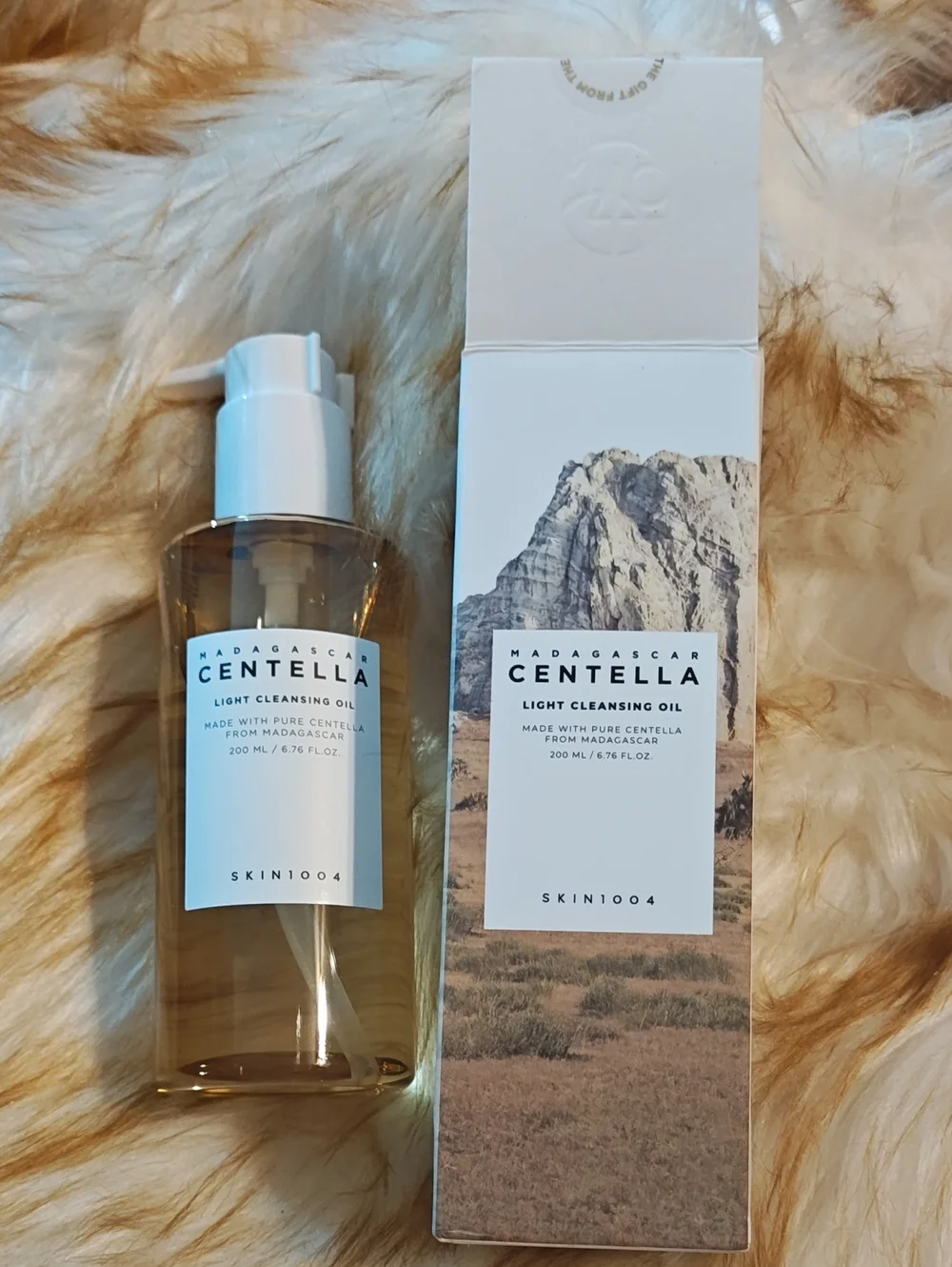 Madagascar Centella Light Cleansing Oil - Clear/Light Amber